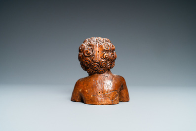 Un buste de l&rsquo;Enfant J&eacute;sus en bois sculpt&eacute;, Allemagne, 17&egrave;me