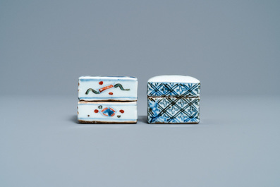 Deux bo&icirc;tes couvertes en porcelaine de Chine en bleu et blanc de type ko-sometsuke pour le march&eacute; japonais, &eacute;poque Transition