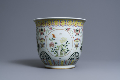 A Chinese famille rose jardini&egrave;re, 19th C.