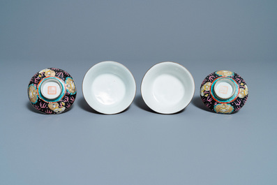A pair of Chinese Thai market Bencharong bowls and covers, 20th C.