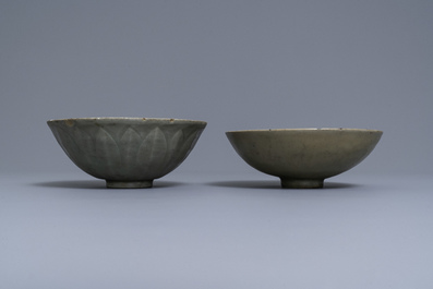 Two Chinese Longquan celadon-glazed bowls, Song/Ming