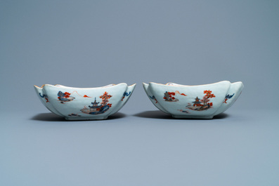 Une paire de bols en porcelaine de Chine de style Imari, Qianlong