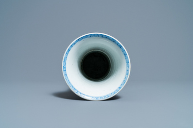 Een Chinese blauw-witte 'gu' vaas met jardini&egrave;res, Kangxi