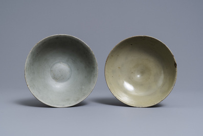 Two Chinese Longquan celadon-glazed bowls, Song/Ming