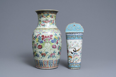 Een diverse collectie Chinees famille rose en blauw-wit porselein, 19/20e eeuw