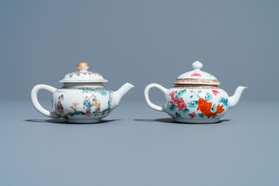 Deux th&eacute;i&egrave;res miniatures en porcelaine de Chine famille rose, Yongzheng/Qianlong