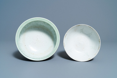 Een Chinese Swatow pot, een kom en een celadon wierookbrander, Ming en later