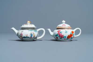 Deux th&eacute;i&egrave;res miniatures en porcelaine de Chine famille rose, Yongzheng/Qianlong