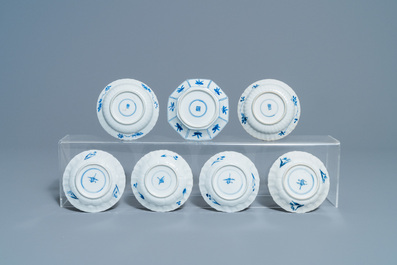 Dix-neuf tasses et vingt-et-un soucoupes en porcelaine de Chine en bleu et blanc, Kangxi et apr&egrave;s