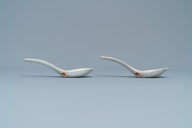 Eight Chinese famille rose spoons, one pair Tongzhi mark and of the period, 19/20th C.