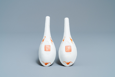 Huit cuill&egrave;res en porcelaine de Chine famille rose dont une paire au marque et d'&eacute;poque Tongzhi, 19/20&egrave;me