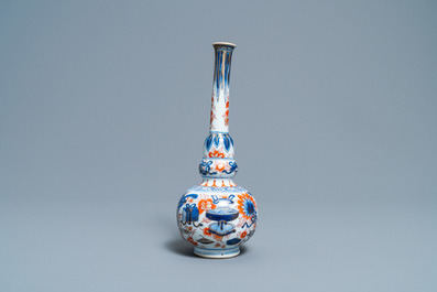A Chinese Imari-style bottle vase, Kangxi