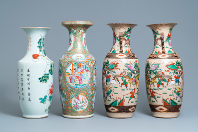 Een paar Chinese Nanking famille rose vazen, een Canton vaas en een vaas met feniksen, 19/20e eeuw