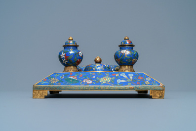 A Chinese cloisonn&eacute; desk set, 19th C.