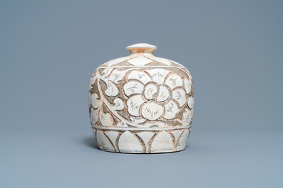 A Chinese Cizhou 'truncated meiping' sgraffiato vase, Song/Ming