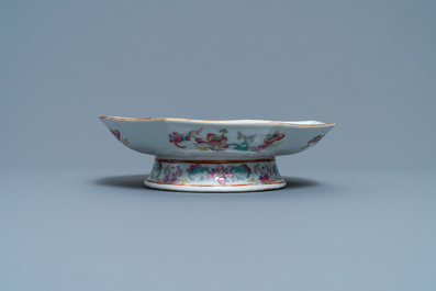 Un bol en porcelaine de Chine &agrave; d&eacute;cor 'Yin et Yang', marque et &eacute;poque de Tongzhi