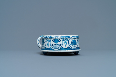 A Dutch Delft blue and white cruet set on stand, 2nd quarter 18th C.