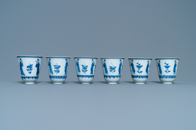 Zes grote Chinese blauw-witte koppen en vijf schotels, Yu merk, Kangxi