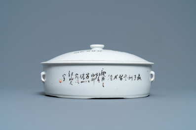 Een Chinese qianjiang cai dekselkom en een hoedensteun, 19/20e eeuw