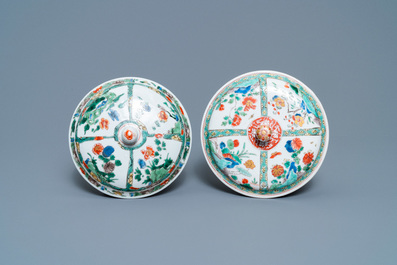 Deux &eacute;cuelles couvertes en porcelaine de Chine famille verte, Kangxi