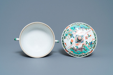 A Chinese famille verte porringer bowl and cover, Kangxi