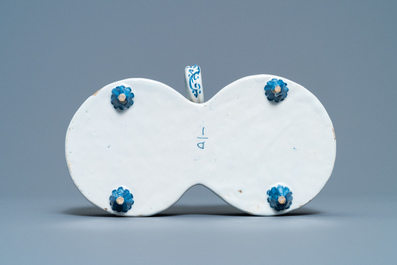 A Dutch Delft blue and white cruet set on stand, 2nd quarter 18th C.