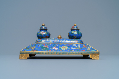A Chinese cloisonn&eacute; desk set, 19th C.