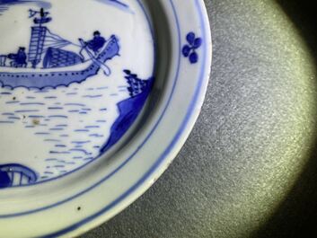 Een Chinees blauw-wit ko-sometsuke bord met een schip voor de Japanse markt, Transitie periode