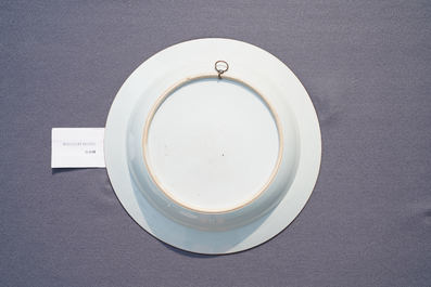 Deux plats en porcelaine de Chine famille rose, Yongzheng/Qianlong