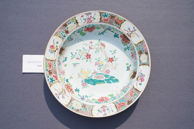 Deux plats en porcelaine de Chine famille rose, Yongzheng/Qianlong