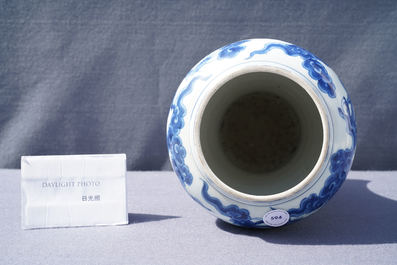 Een Chinese blauw-witte 'draken' vaas, Kangxi