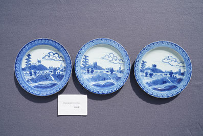 Zes Chinese blauw-witte 'Scheveningen' borden, Kangxi