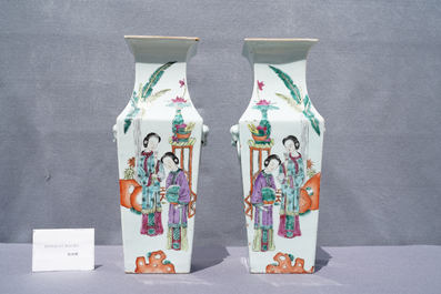 A pair of Chinese square famille rose vases, 19/20th C.
