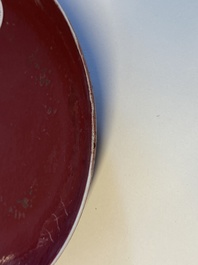 Drie Chinese monochrome robijn- en koperrode borden, Qianlong en later
