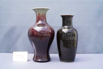 Twee Chinese monochrome vazen met flamb&eacute; glazuur, 19e eeuw