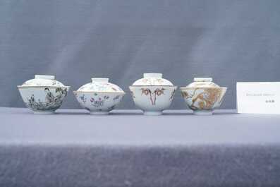 Acht Chinese famille rose en ijzerrode dekselkommen met twee onderschotels, 19e eeuw