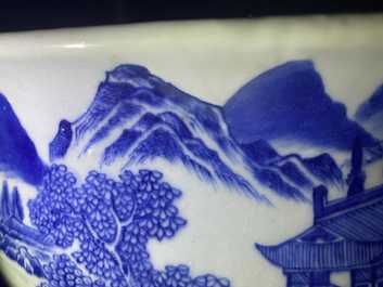 Een grote Chinese blauw-witte wierookbrander met een landschap, Qianlong