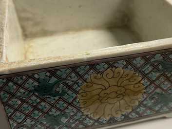 A Chinese square verte biscuit box and cover, Kangxi
