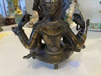 Une figure de Vasudhara en bronze solide, N&eacute;pal, 19&egrave;me