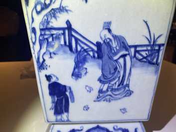 Un vase de forme carr&eacute;e en porcelaine de Chine en bleu, blanc et rouge de fer, Kangxi