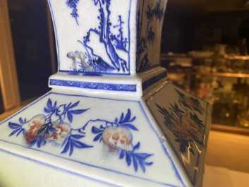 Un vase de forme carr&eacute;e en porcelaine de Chine en bleu, blanc et rouge de fer, Kangxi