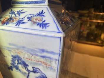 Un vase de forme carr&eacute;e en porcelaine de Chine en bleu, blanc et rouge de fer, Kangxi