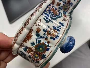 A Dutch Delft cashmere palette cruet set on stand, 1st quarter 18th C.