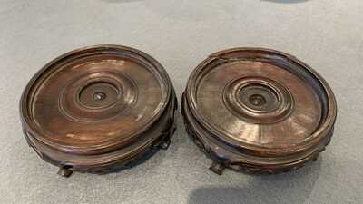 A pair of Chinese wucai 'gu' vases, 19th C.