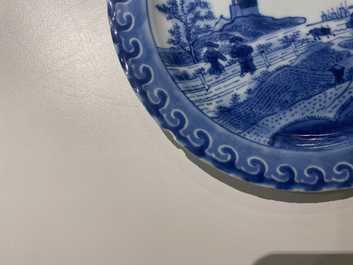 Zes Chinese blauw-witte 'Scheveningen' borden, Kangxi