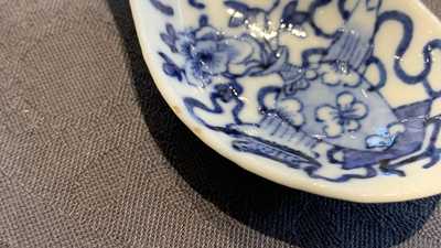 Quatorze cuill&egrave;res en porcelaine de Chine en bleu et blanc et rouge de fer, marque et &eacute;poque de Jiaqing, Daoguang et Tongzhi et 20&egrave;me