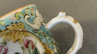 A Chinese famille rose 't&ecirc;te-&agrave;-t&ecirc;te' tea service on tray, 19th C.