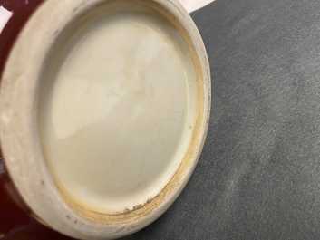 Drie Chinese flesvormige monochrome sang-de-boeuf vazen, 19/20e eeuw