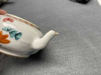 Deux th&eacute;i&egrave;res miniatures en porcelaine de Chine famille rose, Yongzheng/Qianlong