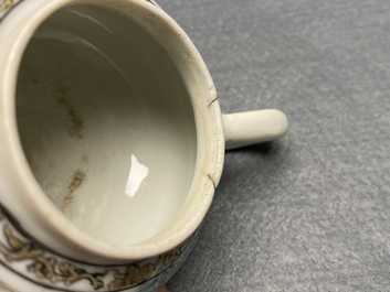 Deux th&eacute;i&egrave;res miniatures en porcelaine de Chine famille rose, Yongzheng/Qianlong